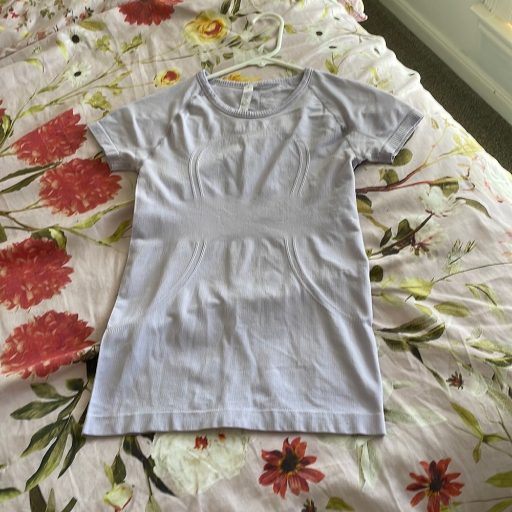 Lululemon swiftly tech short sleeve lavender idk exact color dupe
